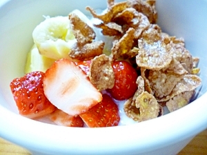 朝食にぴったり！フレークヨーグルト