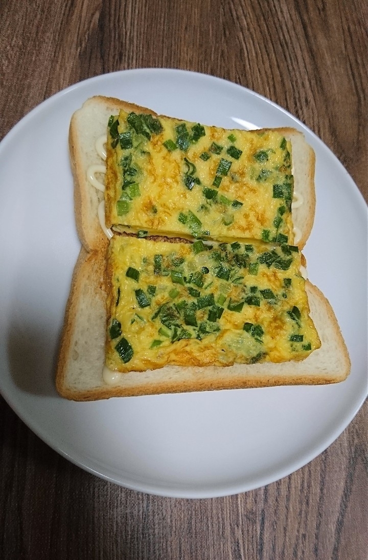 ☆野菜不足を解消☆ニラ玉パン朝食