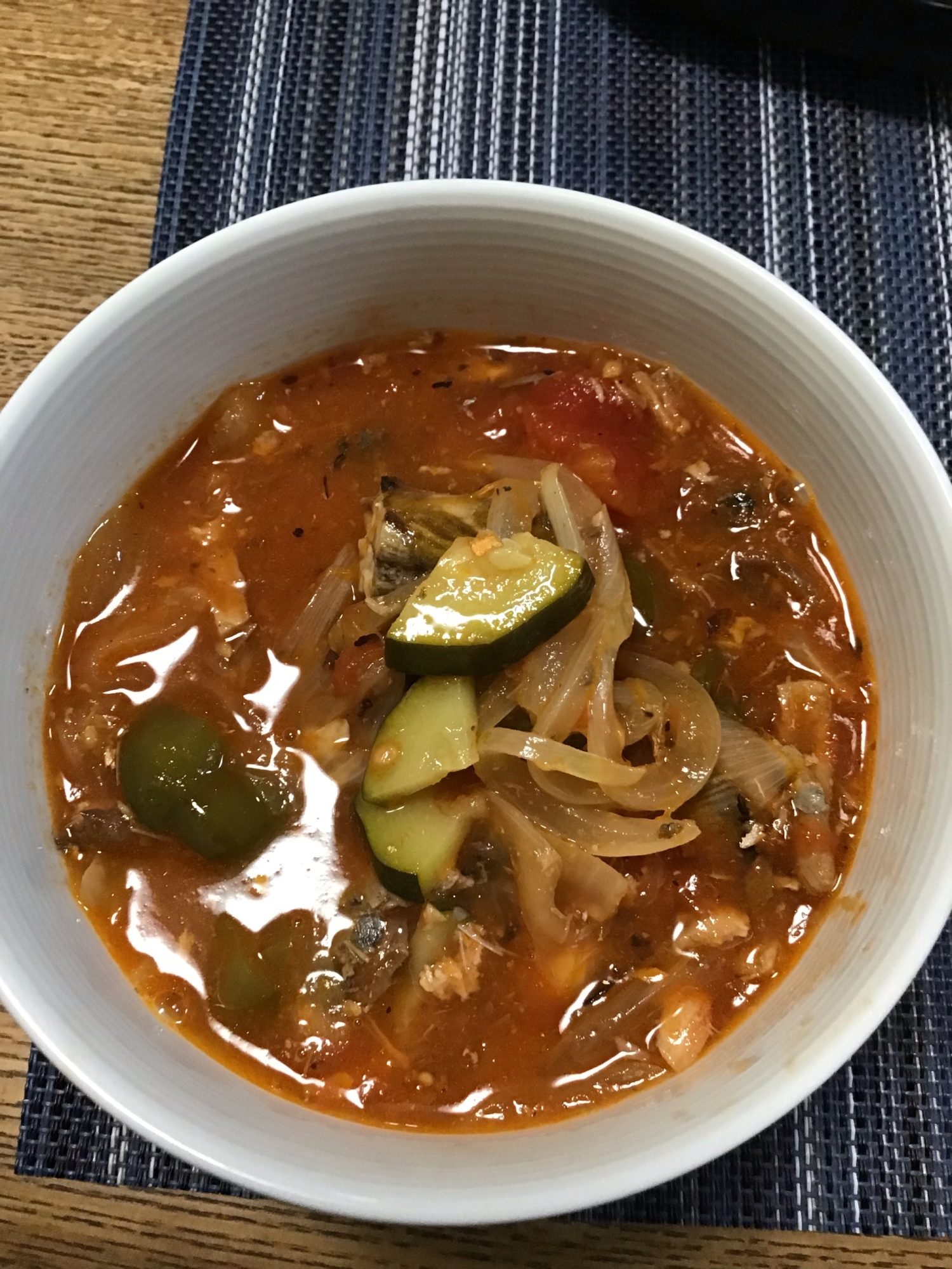 缶詰　トマト缶とサバ缶の簡単スープ