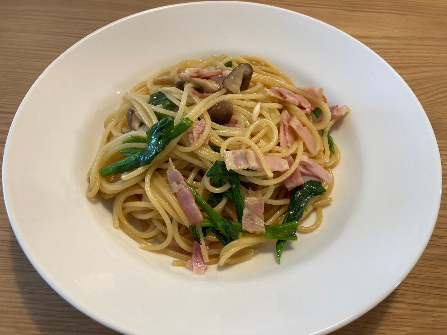 菜の花とベーコンのバター醤油パスタ