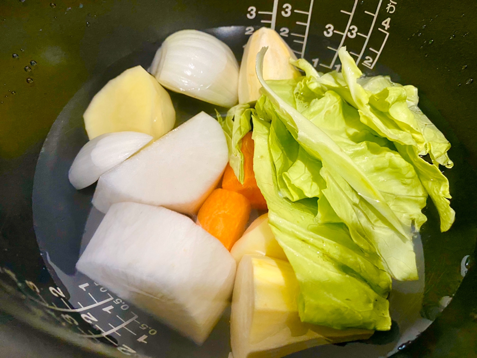 炊飯器で簡単！離乳食初期◎お野菜ペーストと野菜出汁