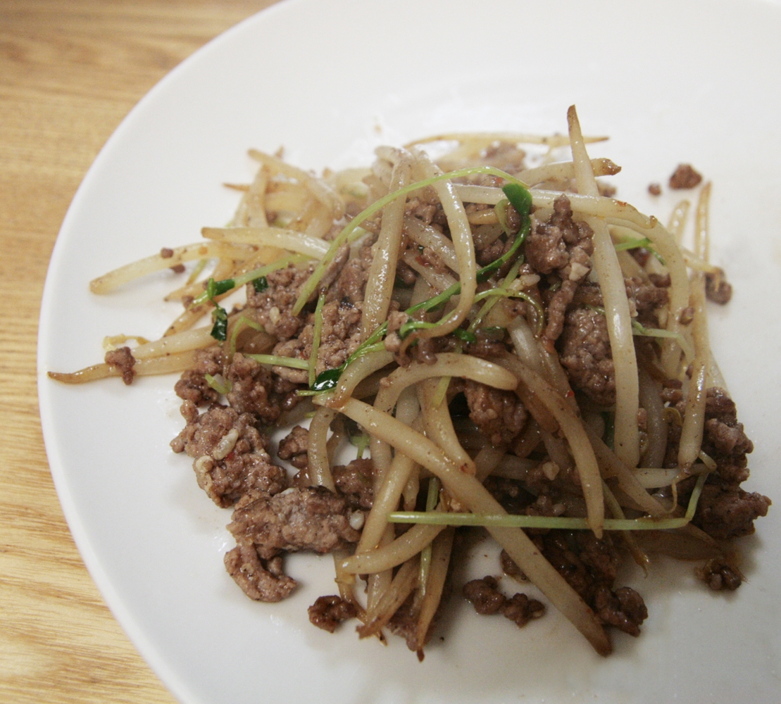 ピリ辛旨！！もやしとひき肉の豆板醤炒め