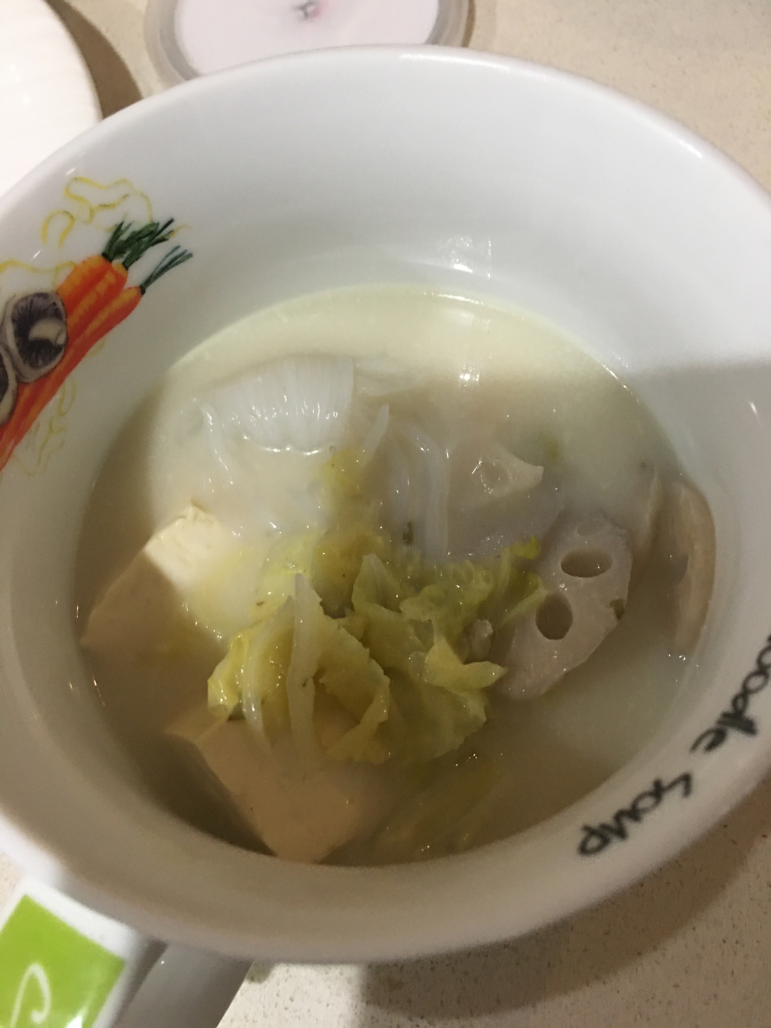 こんにゃく、蓮根、白菜豆腐スープ