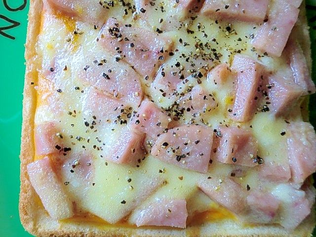 NEWバーガーの濃厚ガーリックマヨトースト♪