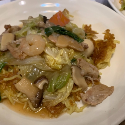 レシピを参考に作ってみました。中華麺をじっくりと時間をかけてパリっと焼き上げること！そうだったんだ！という学びでした。教えて頂いて良かったです！ありがとう(^^