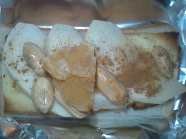 チーズケーキトースト(りんご＋ピーナッツ)
