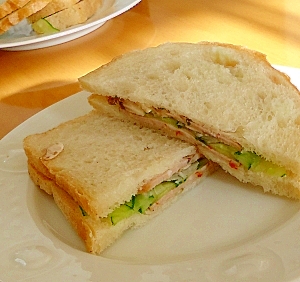 ボローニャソーセージのサンドイッチ（マヨ抜き）
