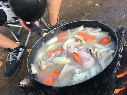 まさかのアウトドアで作ったら大好評！
一晩寝かせて味を染み込ませたら最高でした