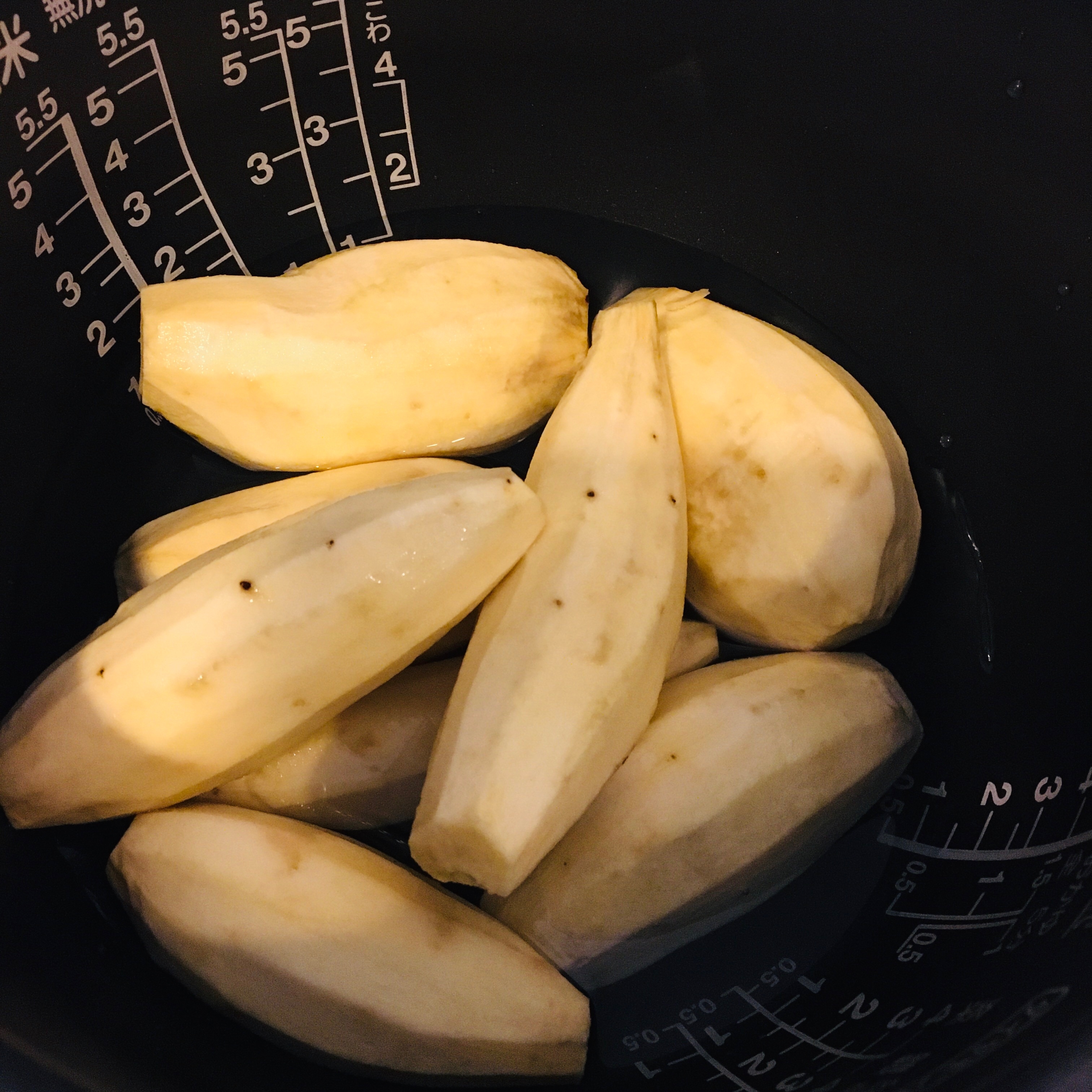 離乳食初期から 炊飯器でさつまいも 掴み食べ レシピ 作り方 By Himamama 0401 楽天レシピ