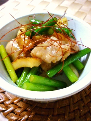 にんにくの芽・豚肉・ちくわの味噌炒め