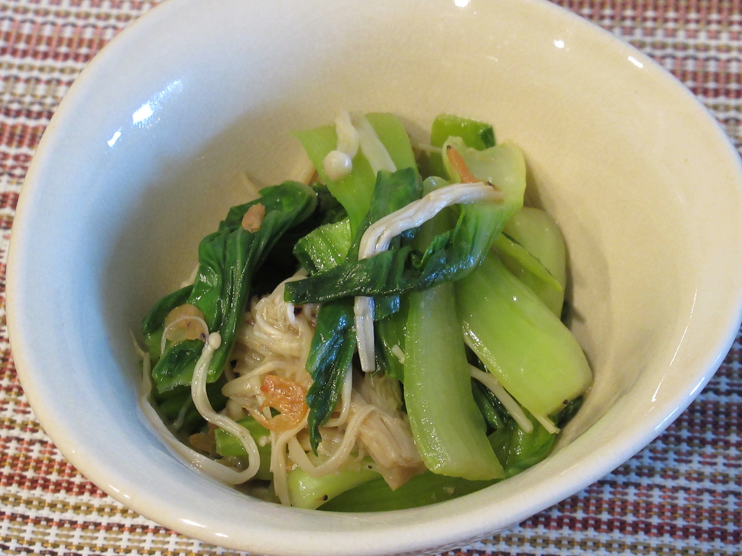 もう一品に！青梗菜とえのきの炒め物