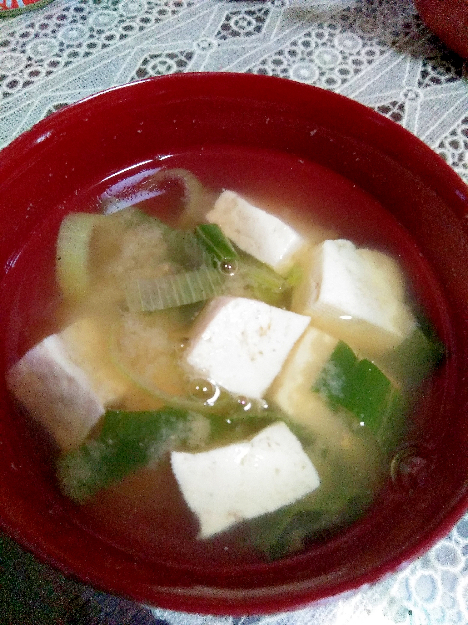 豆腐と赤葱の味噌汁