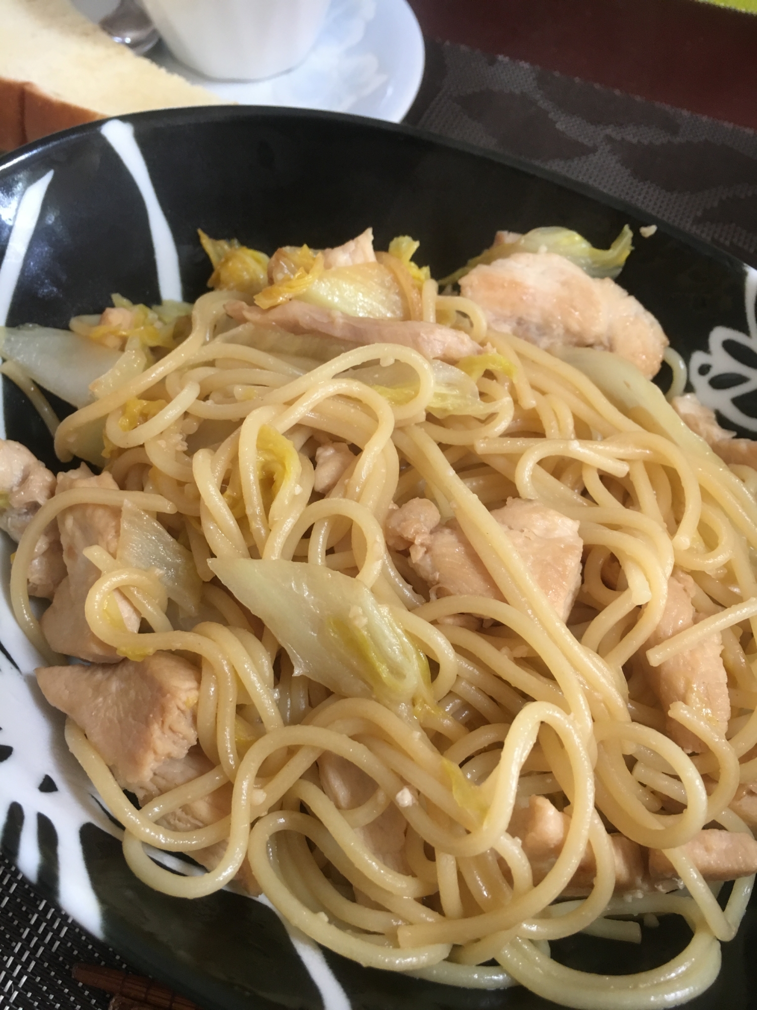 白菜と胸肉のニンニク醤油パスタ