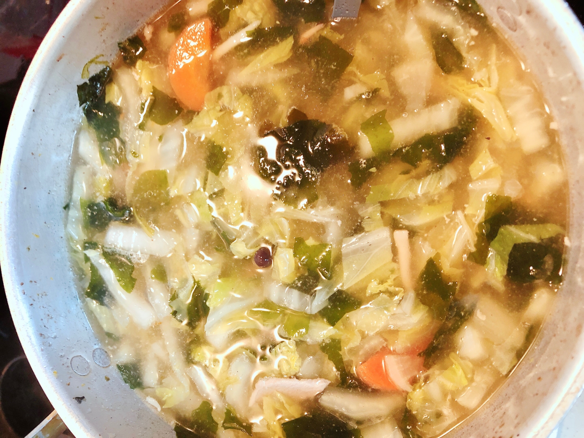 お鍋の残りで白菜わかめスープ