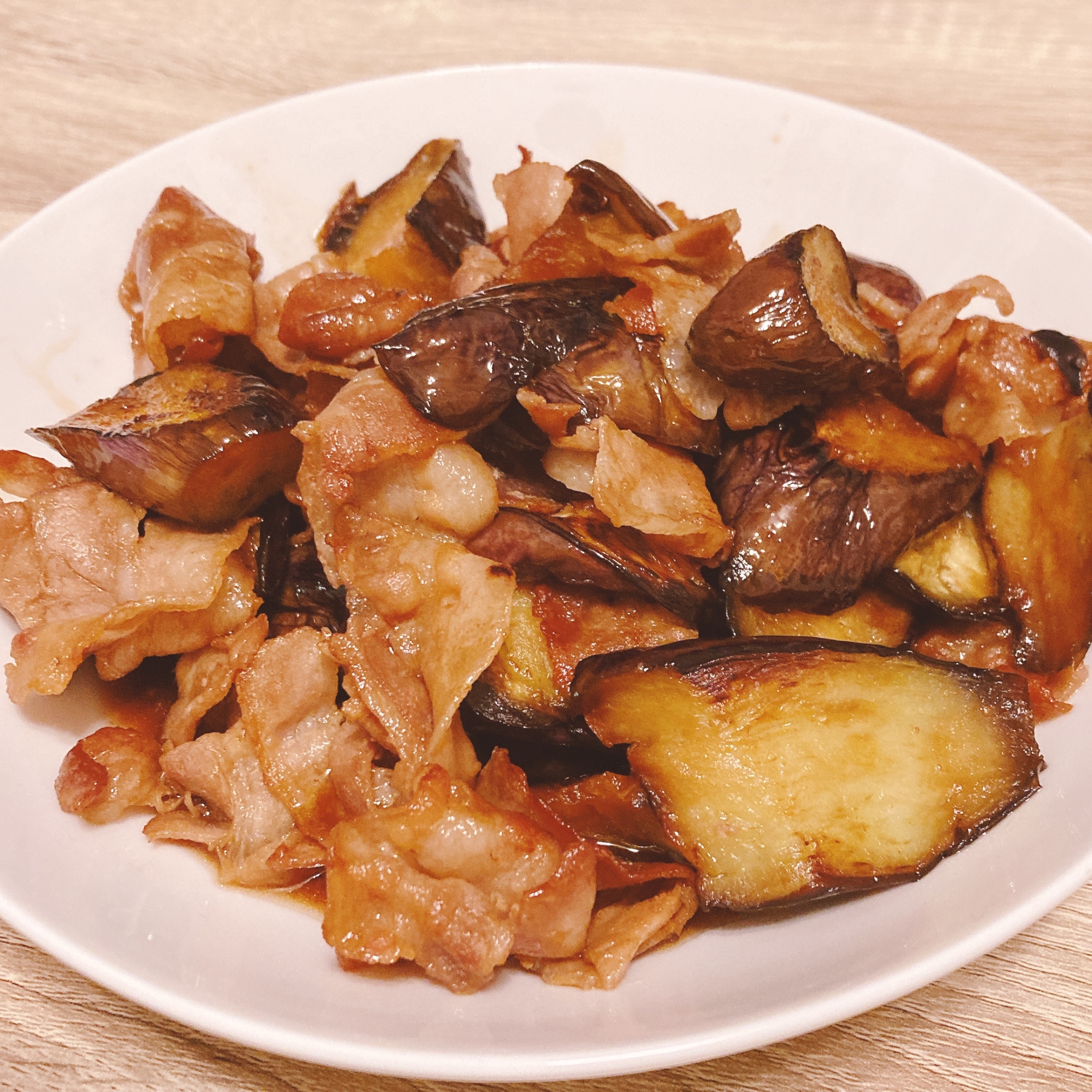 黒酢でサッパリ！茄子と豚肉の黒酢炒め