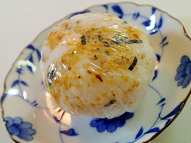 金山寺味噌の「のりたま」まぶしおにぎり