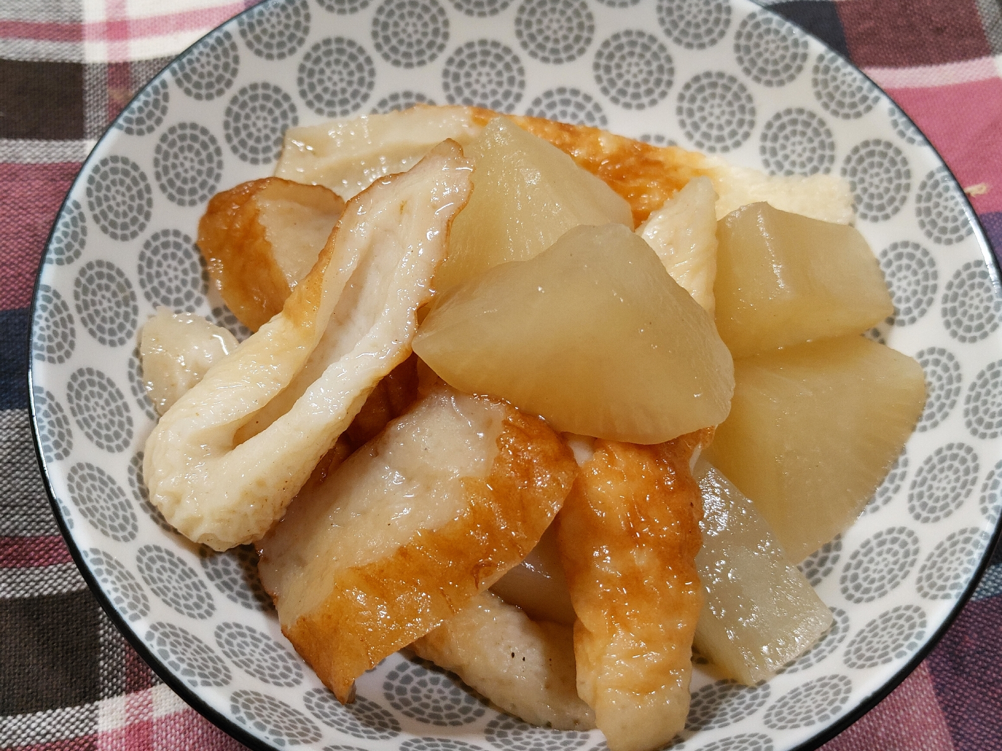 ストウブDe〜大根、さつま揚げ、ちくわの煮物