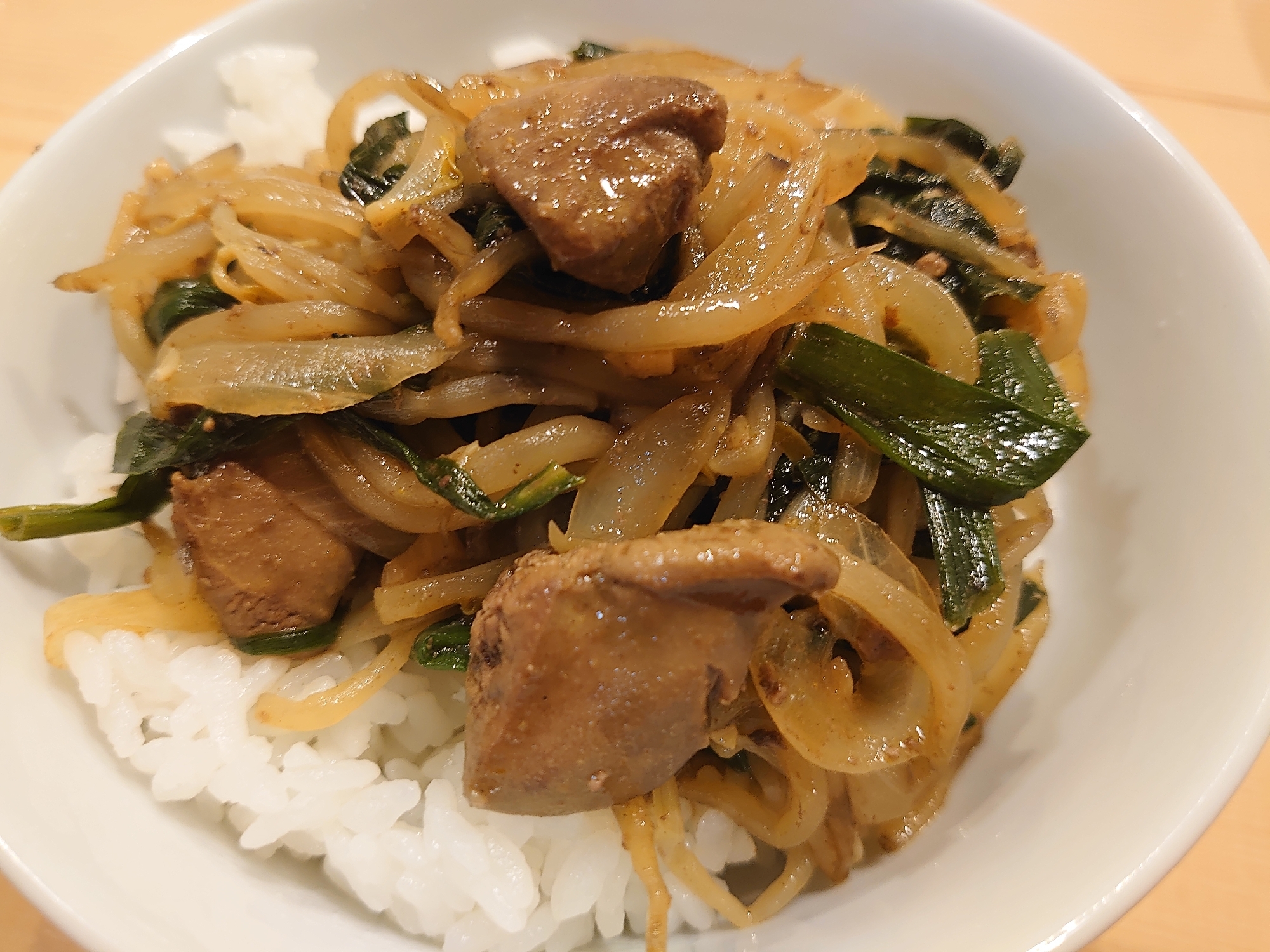 カレー味のレバニラ丼