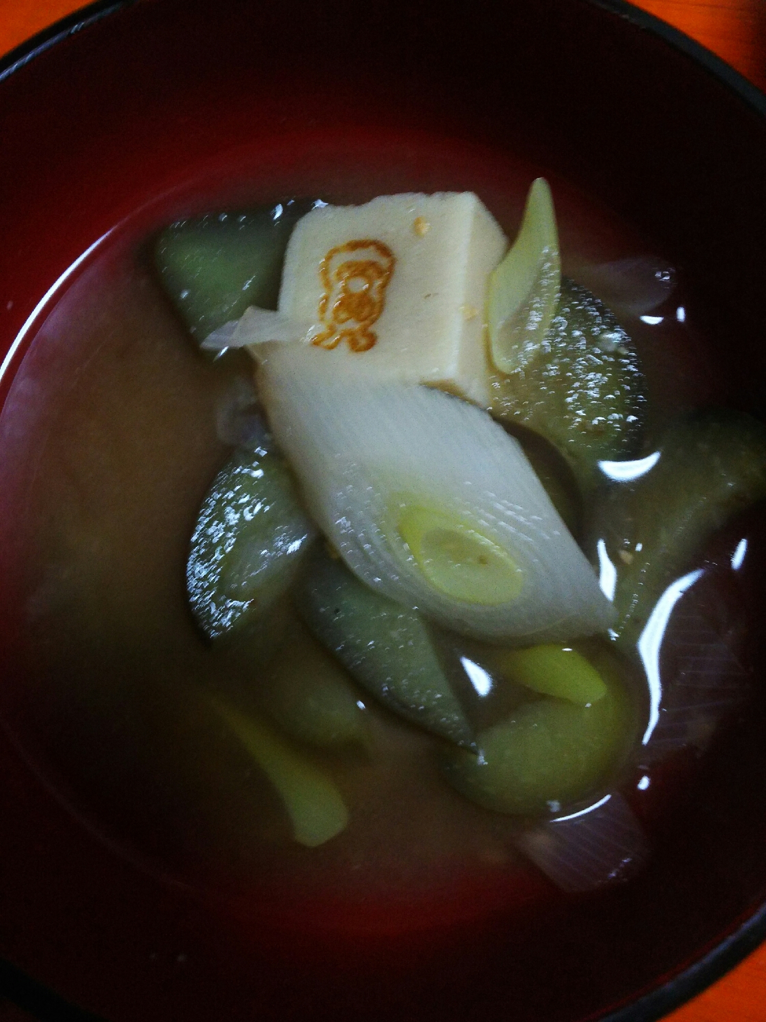 ねぎと茄子と高野豆腐の味噌汁