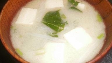 高野豆腐小松菜大根の味噌汁