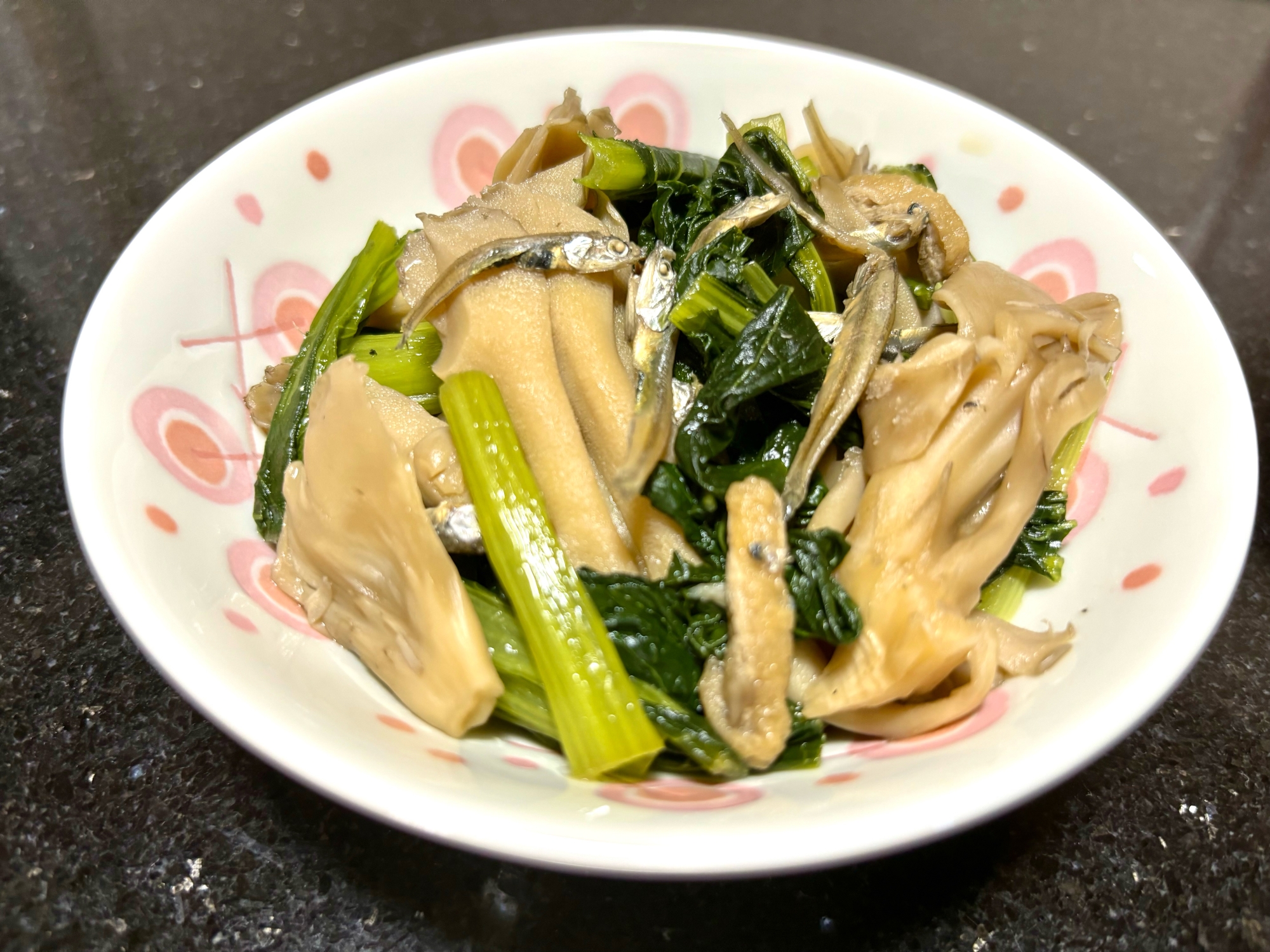 栄養たっぷり！小松菜とちりめんの煮物