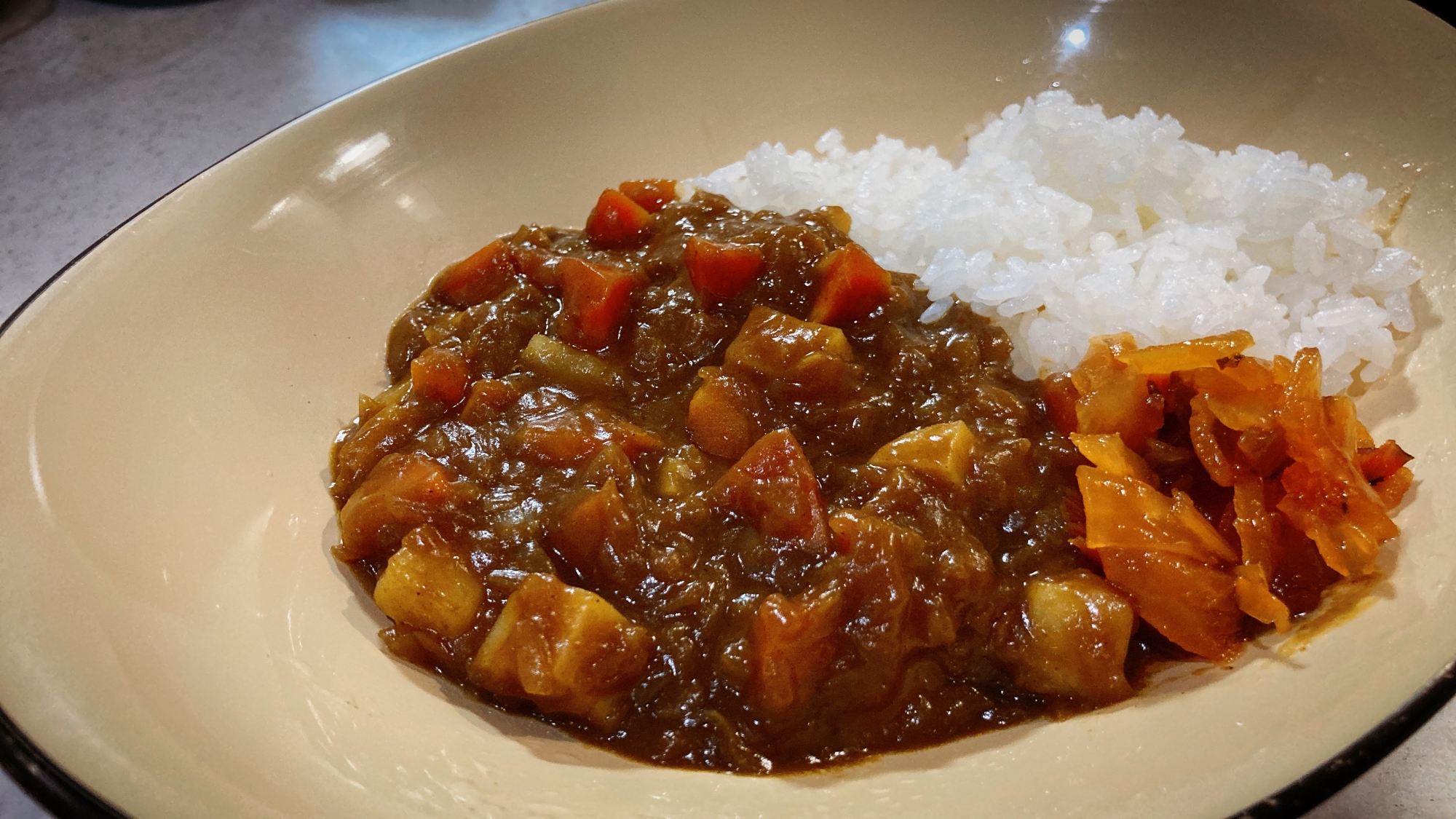 お肉無しでもめちゃ美味！野菜カレー