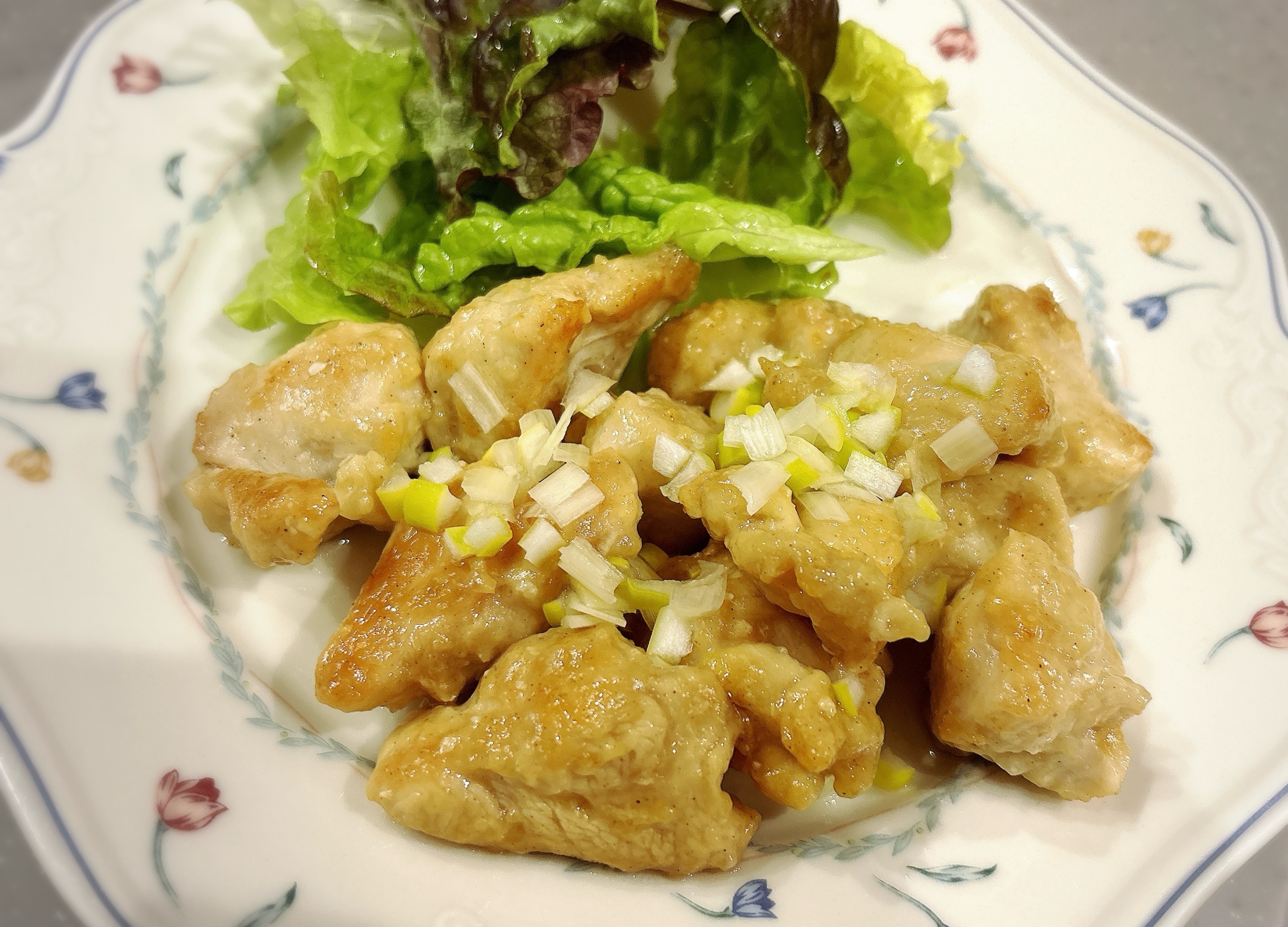 鶏胸肉のネギ塩レモン焼き