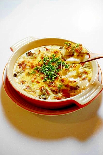 牡蠣がジューシー国産チーズがトローリ！牡蠣グラタン