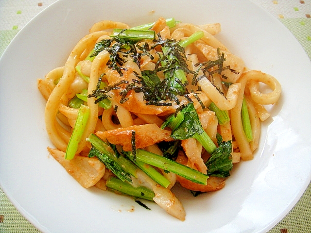 パスタソースで♡小松菜と竹輪の明太焼きうどん