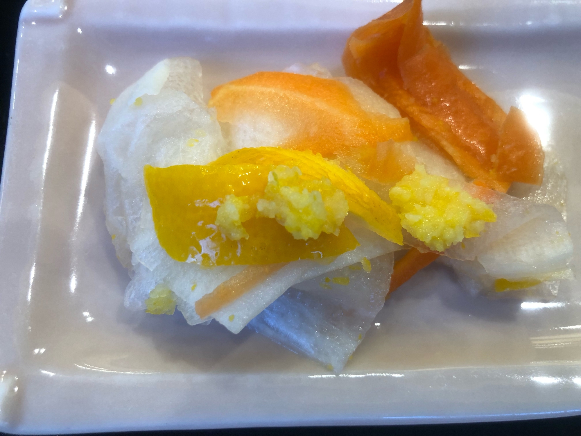 マイヤーレモンと大根、人参の浅漬け。No.965