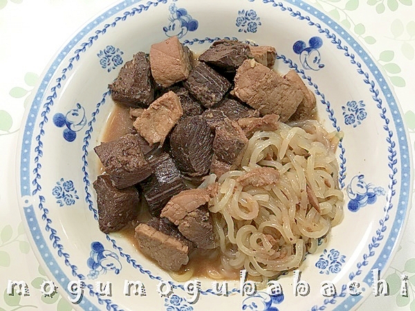 まぐろの血合いとしらたきの煮物 レシピ 作り方 By もぐもぐばばち 楽天レシピ