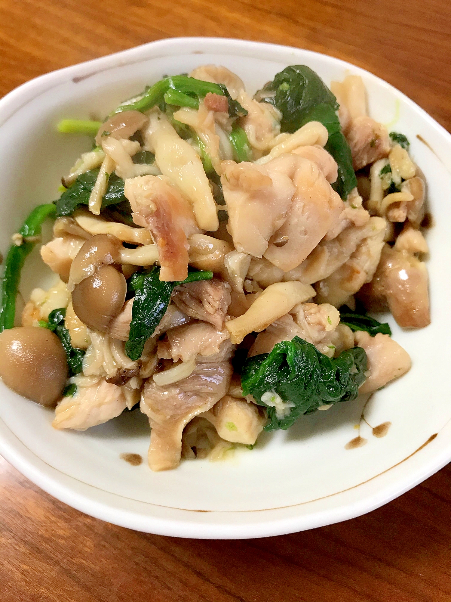 鶏もも肉としめじとほうれん草のコンソメ炒め レシピ 作り方 By 水玉模様 楽天レシピ 鶏もも肉としめじとほうれん草のコンソメ炒め レシピ 作り方 By 水玉模様 楽天レシピ