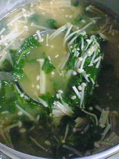 えのきと菜っ葉の味噌汁