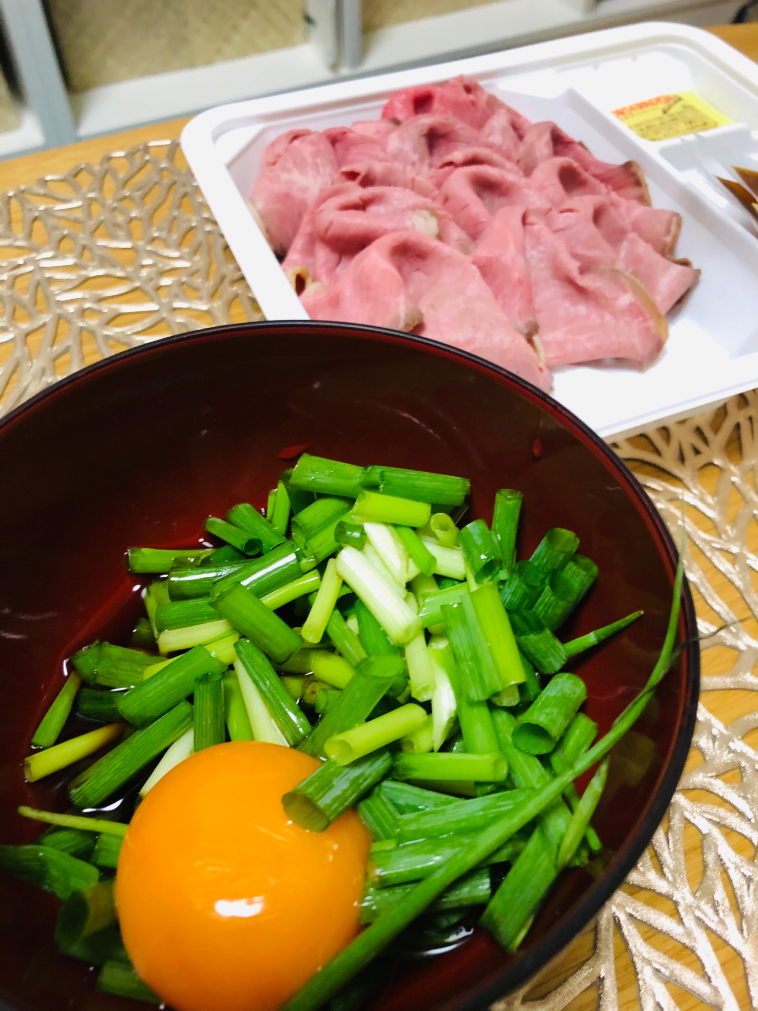 ローストビーフ＆卵ポン酢る