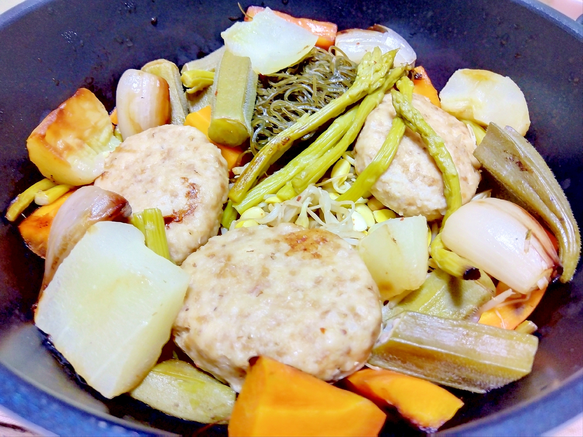 鶏つくねアスパラ豆もやし昆布オクラ人参etc蒸