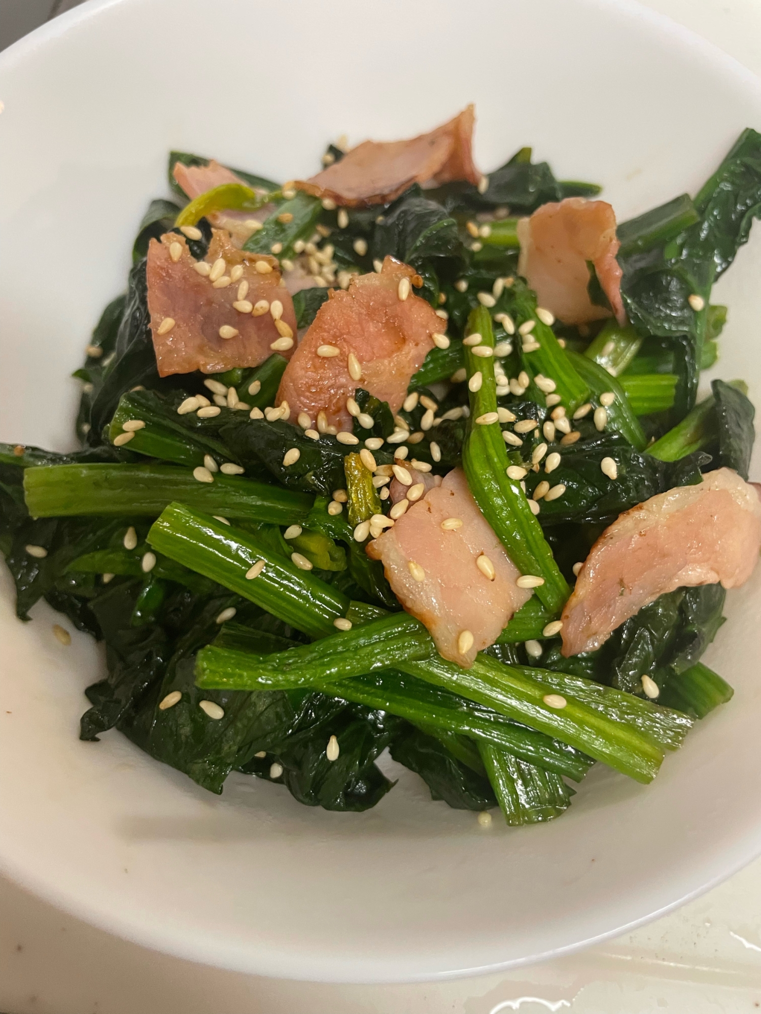 ベーコンとほうれん草の炒め物