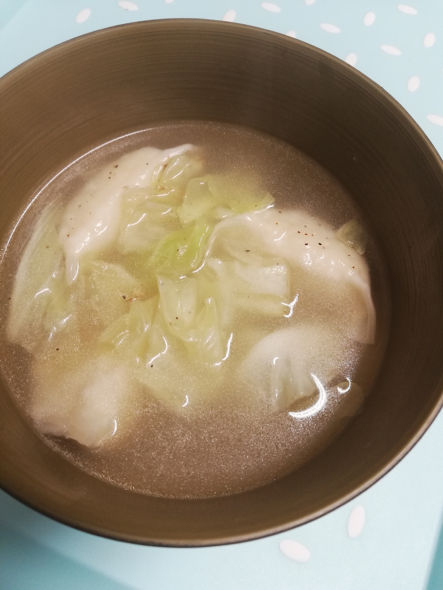餃子とキャベツの中華スープ