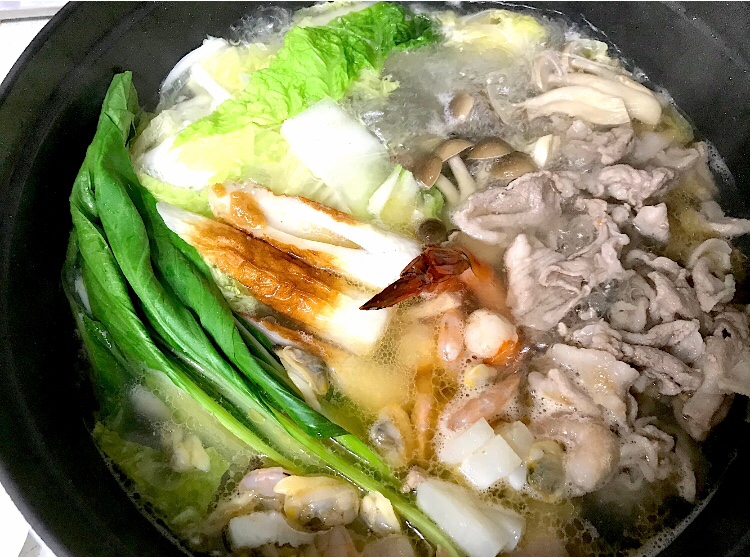 台湾石鍋風 ごま油香る豚肉海鮮 レシピ 作り方 By Balletmom 楽天レシピ 台湾石鍋風 ごま油香る豚肉海鮮 レシピ 作り方 By Balletmom 楽天レシピ