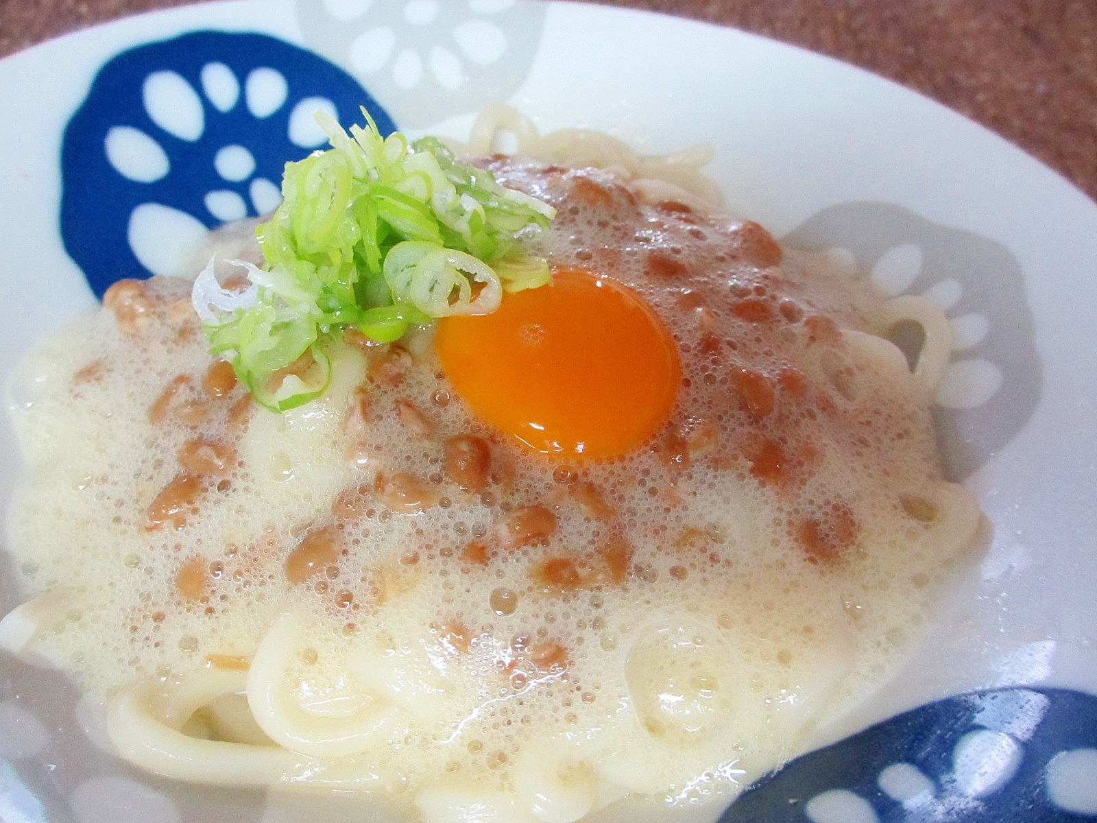 ふわふわ卵納豆の冷やしうどん