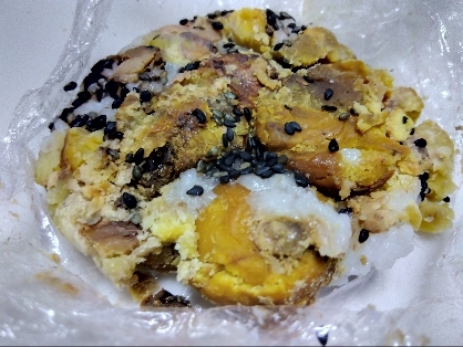 甘栗ではないですが、冷凍庫から去年の栗が発掘されたので、栗たっぷりのおこわにしてみました♪
毎日暑いので、夏負けしませんよう✿⁠