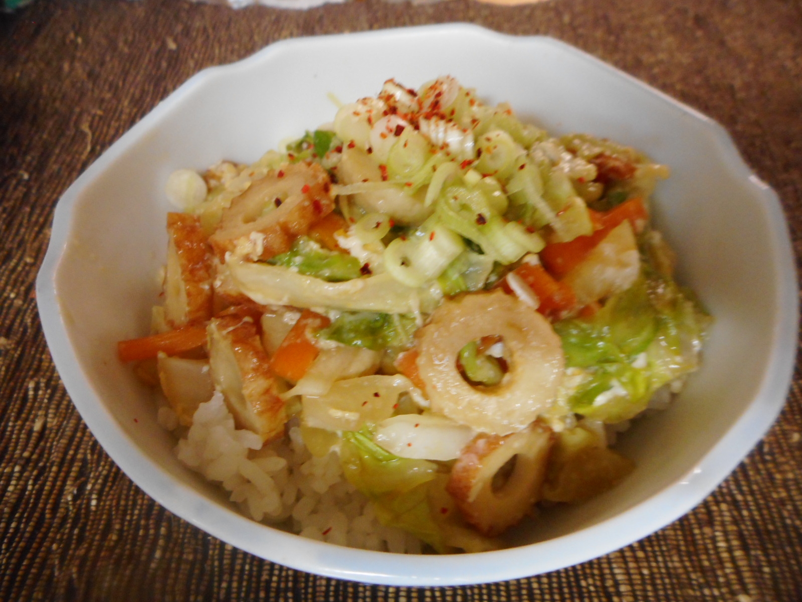 チクワとキャベツの卵炒め丼