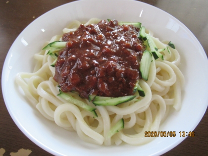 ジャージャー麺