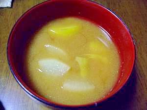大根とさつま芋のとろみ汁のお味噌汁　ミックス味噌