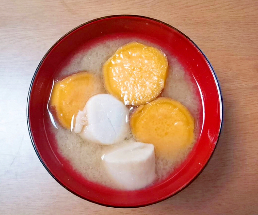 薩摩芋とホタテ貝柱の味噌汁