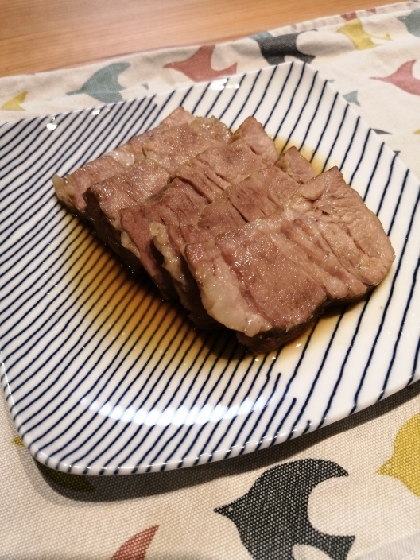 お肉が柔らかくてめちゃくちゃおいしかったです♪まめもにおさんの炊飯器レシピは、手羽先と大根煮もリピートしてますが、こちらもまた作りたいと思います☆