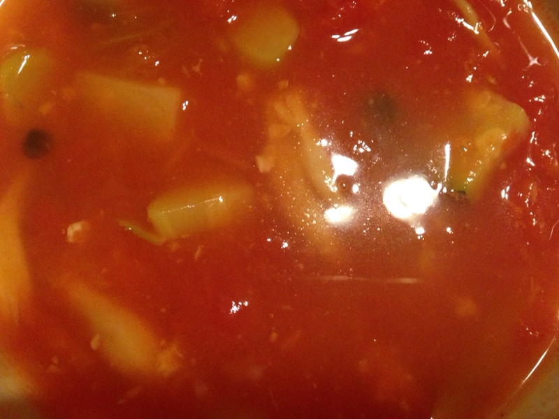 ズッキーニとしめじのトマトジンジャースープ