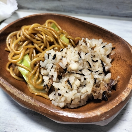 包丁不要♡塩分控えめ♡ひじきとかつお節炊き込みご飯