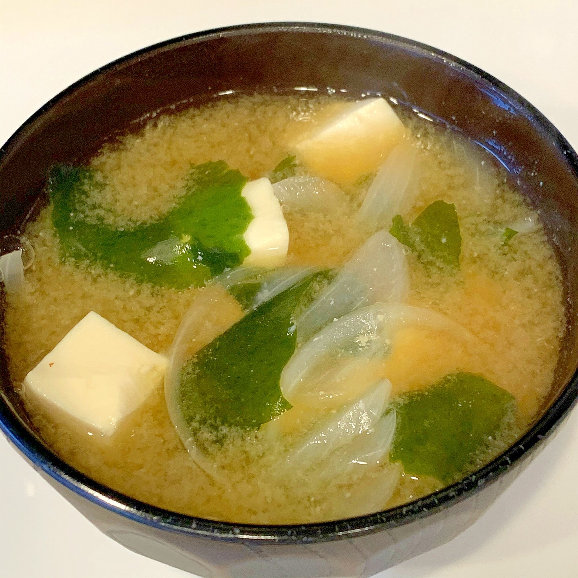 玉ねぎと豆腐とワカメの味噌汁 レシピ 作り方 By Banbe 楽天レシピ