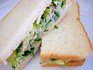 セロリのサンドイッチ