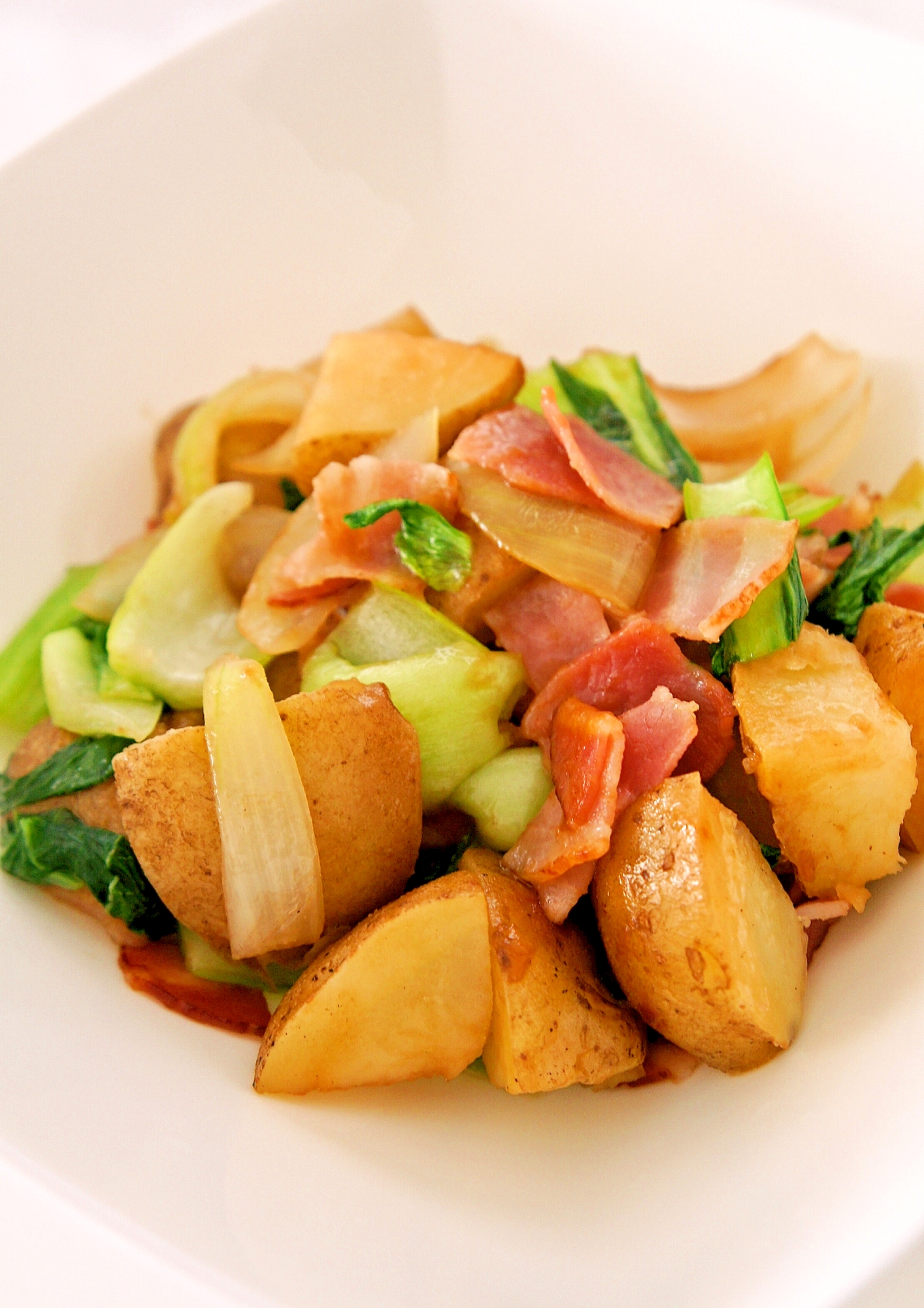 ジャガイモと青梗菜の中華風バター炒め